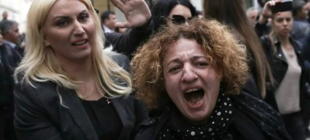 Η χαροκαμένη μάνα της Δώρας Ζέμπερη μιλά και αποκαλύπτει – Ηταν «εκτέλεση συμβολαίου» ;